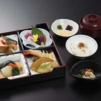 松花堂弁当