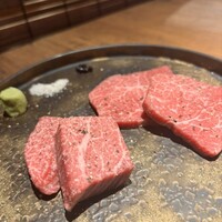 和牛とタン 焼肉 とみ 新橋本店 - 