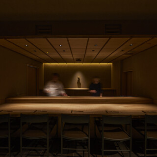 料理・器・空間まで宮崎の魅力を感じられる店内