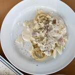 カフェトスカ - パルミジャーノ・レッジャーノで仕上げたカルボナーラ