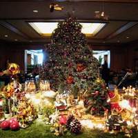 イル・テアトロ - ２００７年椿山荘　ホテルメインロビーのクリスマスツリー