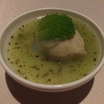 ロワゾー・パー・マツナガ - 2014/06　キウイとパンナコッタ