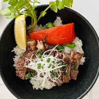 37 Steakhouse & Bar - 21日間熟成ブラックアンガスビーフのステーキ丼