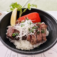 37 Steakhouse & Bar - 21日間熟成ブラックアンガスビーフのステーキ丼