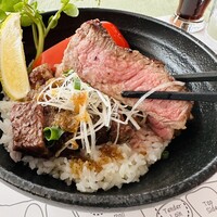 37 Steakhouse & Bar - 21日間熟成ブラックアンガスビーフのステーキ丼