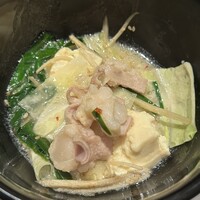 博多もつ鍋 やま中 博多店 - ぷりっぷりのモツ！