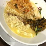 鶏専門 麺屋蓮々 - 替玉時にトッピング‼️