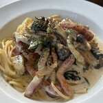 イタリアン　キッチン　グリュック - ◉ ベーコンときのこのクリームソース
      　　サラダ付き　　1,660円（税込）
      ☘️事前に予約すると、
      　　ドリンク付きで100円引きです！