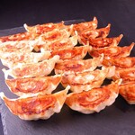 馬刺し郷土居酒屋 おしょうしな - オリジナルあごだし焼き餃子