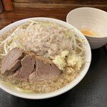 ラーメン富士松 - 富士ラーメン小S920円ニンニク有り、アブラマシ生たまご70円