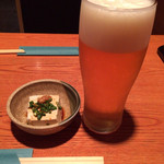遊鶏 - 生ビール（ヱビス）520円。お通し。