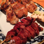 遊鶏 - 串群（青森シャモロック もも正肉 380円×2。さび 280円。 岩手清流鶏 レバー 210円×2。ぼんじり 210円。）