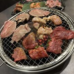 まんぷく食堂 肉のフジイチ - 