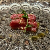 炭和食かなうS 特別室 - 和牛生ユッケ