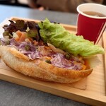 Taverna Content - スモークサーモンサンド