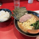 横浜ラーメン おか本 - 