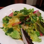フォアグラと燻製Cossori - グリーンハーブサラダ