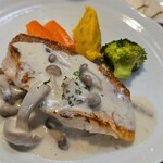 キッチン ブルー グローブ - 反対側から、ココナッツミルクと茸のソースはタップリ