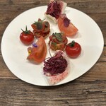 283258990 - トマト、キャベツなどの盛り合わせ