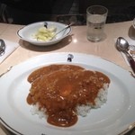 インデアンカレー 阪急三番街店 - サラダ付き