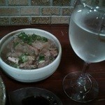 スタンドあじと - 黒毛和牛のもつ煮込み