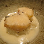 虎白 - お凌ぎ：甘鯛 飯蒸し トリュフ・ソース