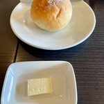ビストロ HIBIKI - パンも美味しかった