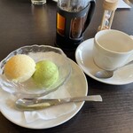 ビストロ HIBIKI - 黄桃とグリーンピースのアイスクリームとアールグレイ
