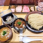 中華蕎麦 とみ田 - つけめん大+特選全部乗せ(焼売ver)+肉付きやわらか軟骨ご飯
