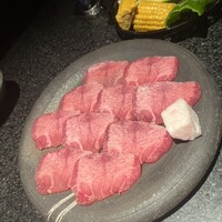 個室 和牛焼肉 吟 難波店 - 
