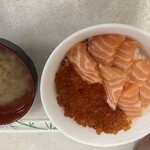 水口寿志亭 市場の食堂  - 