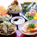 Howdy Post - 前菜5種盛り（HOWDYポテサラ、トロたく、海老とアボカドのタルタル、よだれ鶏、4種きのこのマリネ）