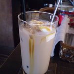 ＣＡＦＥ 饗茶庵 - カフェごはんセット(\1,500)③　ｱｲｽｷｬﾗﾒﾙﾐﾙｸﾃｨｰ