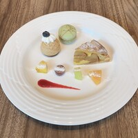 ポム・ダダン - 