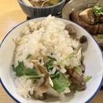 酒•肴 とやお - 土鍋は松茸ときのこのご飯