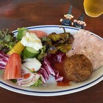 イル ピッチョーネ ドーロ - 1人ひとつついてくる前菜盛り合わせ