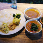 カキカレーとココナッツカレー