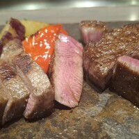 八重洲 steak & seafood 鉄板焼き 一心 - タン　厳選黒毛和牛A5の岩手県産のシャトーブリアン﻿ 　