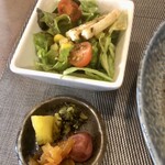 樹々 - サラダと、漬け物4種