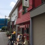 トイボックスカフェ - 遠くからでもすぐ分かる、可愛いお店