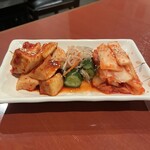 じろべ - キムチ盛り合わせ