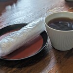 仁亭 - ほうじ茶と冷たいおてふき、アザます