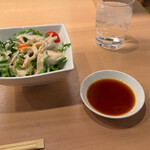 大阪焼肉 松屋 新大阪店 - プラスセットのサラダとタレ