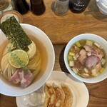 ヨコクラストアハウス - 