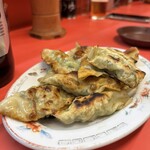 金山園 - ☆焼き餃子　パリパリの薄皮✨餡はみずみずしい✨