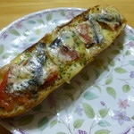 オイルサーディンとトマトのタルティーヌ ¥230