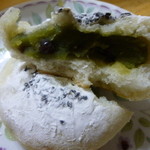 ブリエ - 大納言入り抹茶あんぱん ¥150