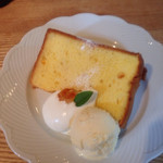 Rozu Ando Mari - オレンジピールのシフォンケーキ＋アイス