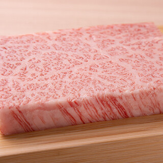 厳選された最高級A5ランク黒毛和牛を使用◆ハラール認証取得済