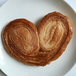 Emil - 豚の耳パイ　裏面